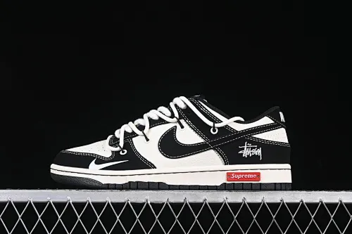 All Categories Nk SB Dunk Series Nk SB Dunk Low High-end Customized Low-top Shoes Nike SB Dunk Low Stusi x Sup Tripartite Series Straps Black and White Black Hook Anniversary High-end Customized Low-top Casual Shoes YX5066-278
